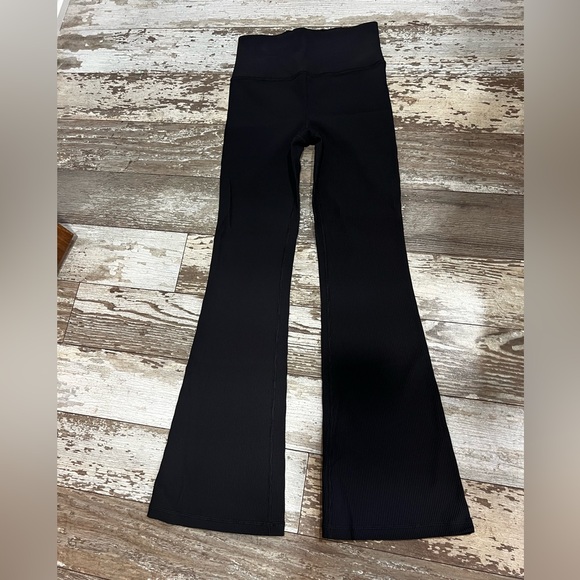 Athleta Pants - Athleta Women’s Ribbed Elation Flare Full Length Leggings size Small